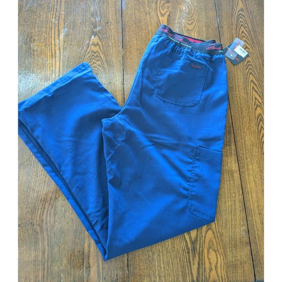 NWT  mediChic Marilyn Monroe stretch scrubs  SZ L - Picture 13 of 13